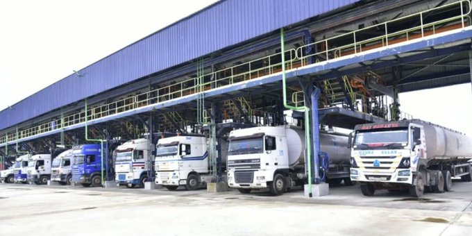 BREAKING: Dangote Begins Sale of Petrol and Diesel in Dollars